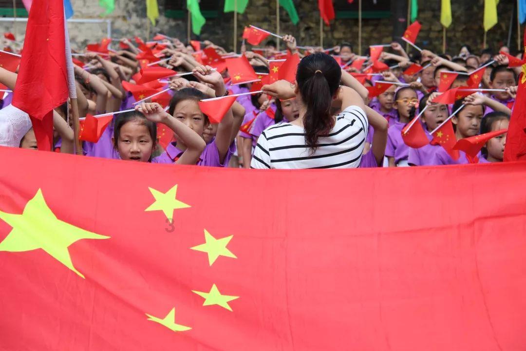 眼看前女友即将嫁入豪门，他破防啦？！